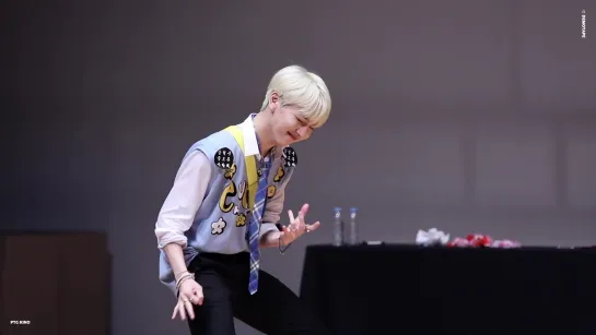 [FANCAM] 190421 Hongdae Fansign