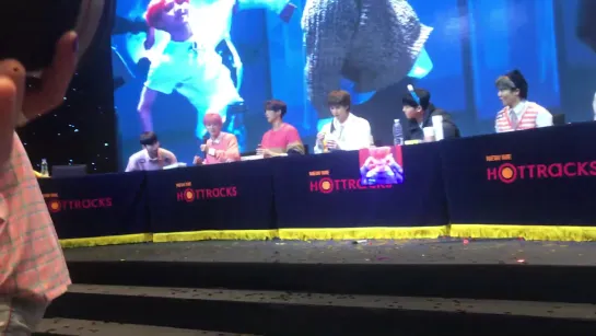 [FANCAM] 190419 Gwanghwamun Fansign