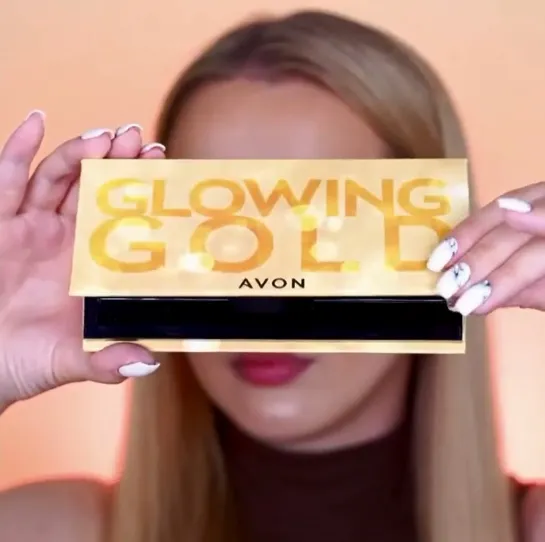 AVON Праздничный макияж с Glowing Gold