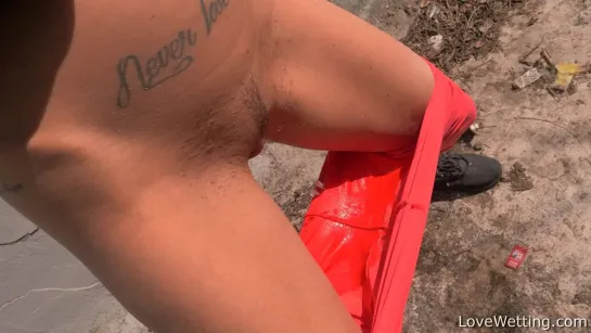 Ali Bordeaux 14 pee pissing solo