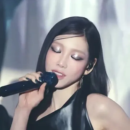 taeyeon - fabulous live clip