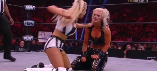 Toni Storm vs The Bunny