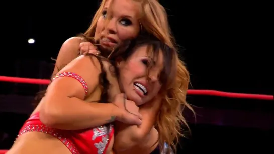 Cassie Lee (w/Jessie McKay) vs Madison Rayne (w/Kaleb With A K & Tenille Dashwood)