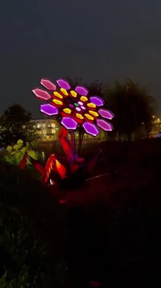 New light installations in Zaryadye Park, Moscow