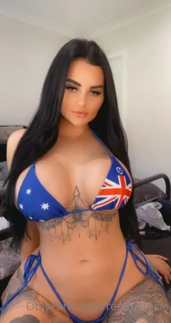 Renee Gracie nude big tits latina inked bikini сиськи домашнее разделась вебкам эро сливы онлифансы