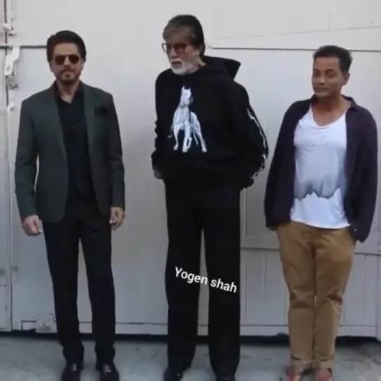 SRK and Amitabh Bachchan with director Sujoy Ghosh for the promotions of @BadlaT