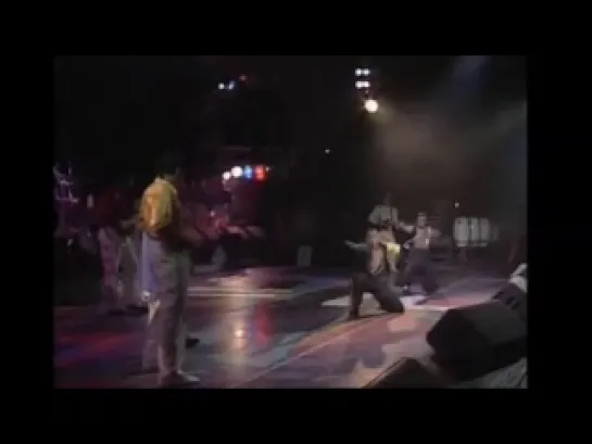 Earth, Wind & Fire - Brazilian Rhyme (Live In Japan 1990)