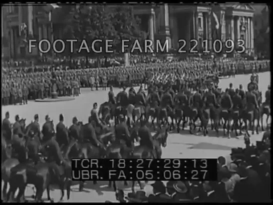 Weimar Republic Scenes - Pt1_2  221093-02 _ Footage Farm