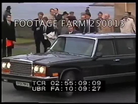 Reagan arrives Reykjavic Summit 250013-03 _ Footage Farm [2XtJ8vLWbNg]