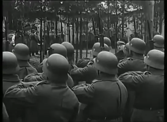 1941 La Légion des Volontaires Français en Pologne [P6S8dKHp0Ag]