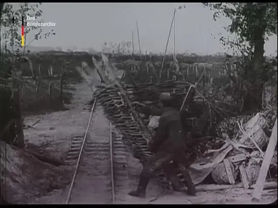 Aus eisernen Tagen des Weltkrieges. Deutsche Feldbahn unter Feuer   European Film Gateway (1)