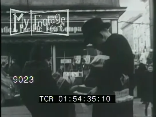 1940s Christmas Shoppers, Street Scenes