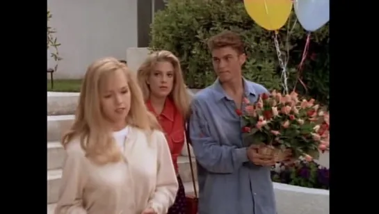 Донна и Дэвид в Melrose Place (1х02)