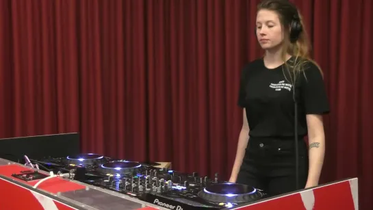 Charlotte De Witte - Live DJ Studio Brussel (02)