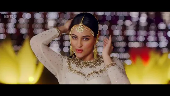 Индийский танец Sonakshi Sinha / Ярость (OST Tevar) 2015 / Radha Nachegi