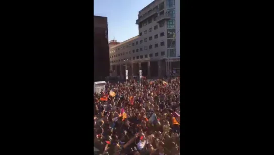 FCBarcelona в Periscope "Watch the champions victory parade"