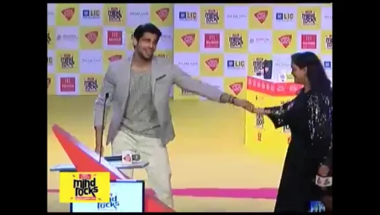 Sidharth Malhotra dancing Ishq Wala Love at Mind Rocks 15