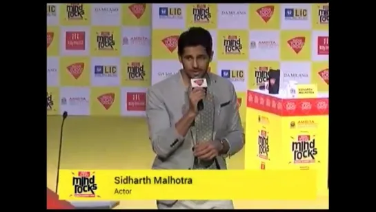 Sidharth Malhotra singing Galliyan at Mind Rocks 15