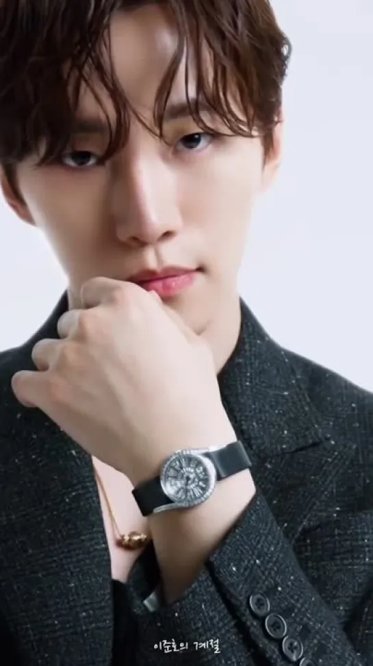 《2PM-준호》 너무 멋지다💛 #ellekorea #piaget #elle_d_edition