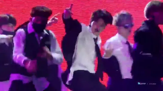 mama 2017 mic drop remix Jungkook focus