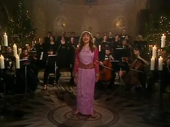 Charlotte Church - Hark! The Herald Angels Sing (Dormition Abbey 2000)