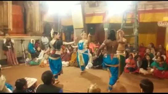 💕 Amazing Oddisi Dance in the Shri Radharaman Temple.