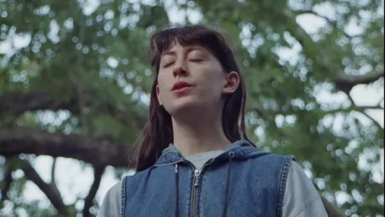 Frankie Cosmos - Empty Head (Official Video)