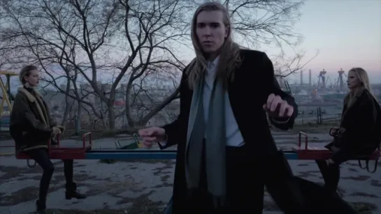 Alex Cameron - Mongrel (Official Video)