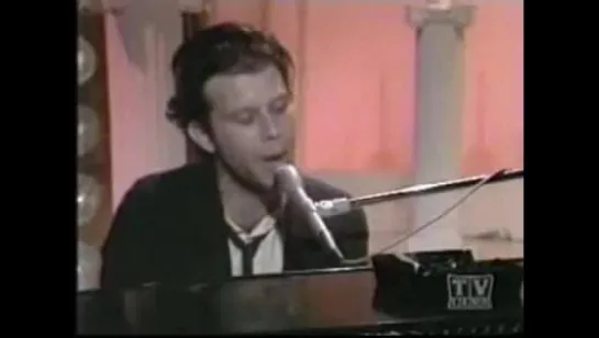 Tom Waits - The Piano Has Been Drinking