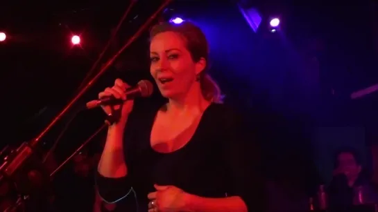 Anneke Van Giersbergen  Danny Cavanagh - Leaves (Live At An Club 5_1_2011)-