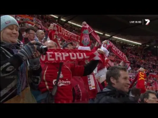 95,000 фанатов «Ливерпуля» хором поют «You'll Never Walk Alone»