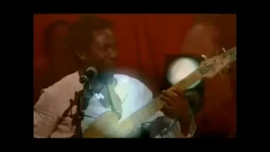 Richard Bona VS Bobby McFerrin'. Live Impro.