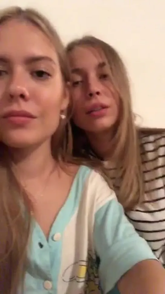 Periscope Girls Kissing. перископ девочки целование.