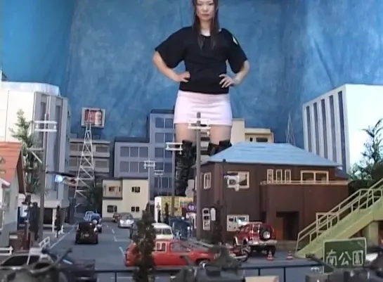 FCV - The Giantess 4