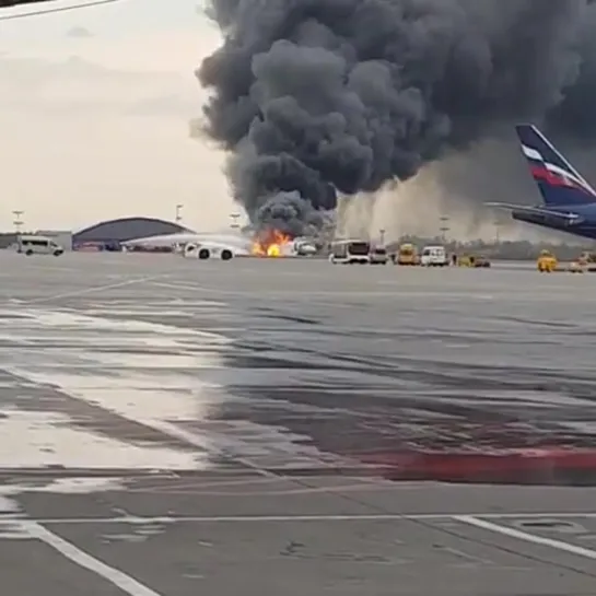 Пожар в самолете в Шереметьево