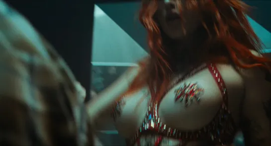 Белла Торн - Грохот сквозь тьму / Bella Thorne - Rumble Through the Dark ( 2023 )