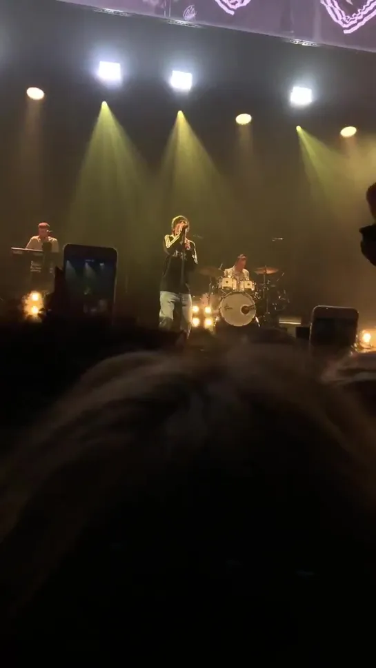 louis performing two of us 4