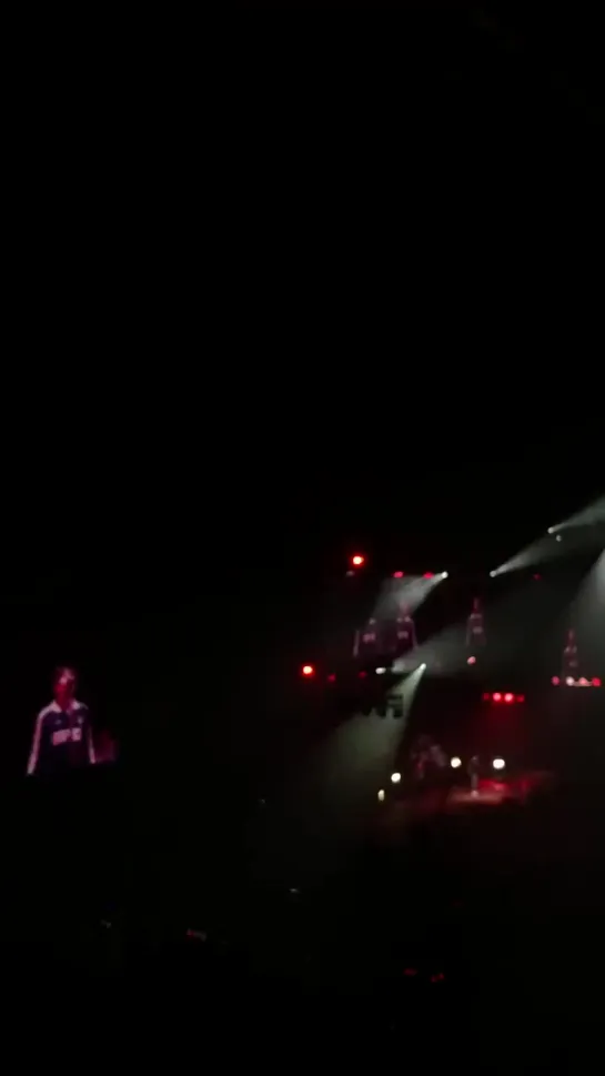 louis performing little black dress 2