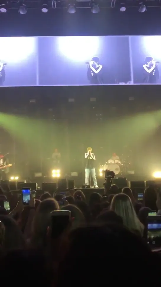 louis performing two of us 2