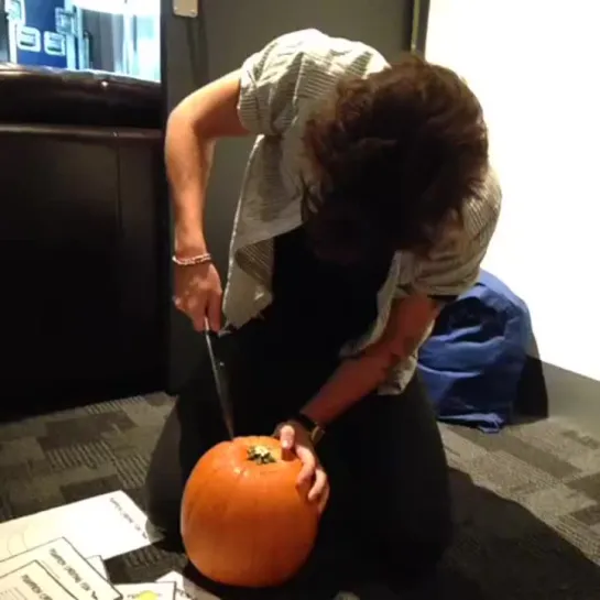 2013 harry with his pumpkin masterpiece