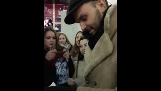 Theo with fans in Irkutsk (07.02.2018)