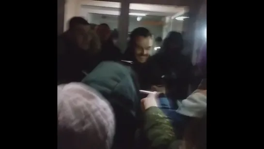 Theo with fans in Vladivostok (03.02.2018)