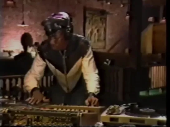 «HOW TO DO A BREAK MIX» BY GRANDMASTER FLASH, 1983