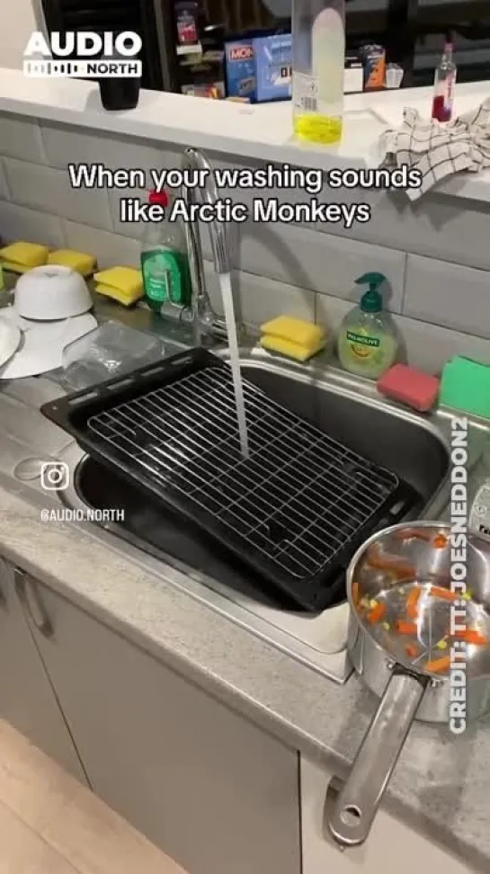 Когда твоё мытье посуды звучит как Arctic Monkeys