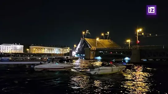 На Дворцовом мосту появилась Свеча памяти в память о  жертвах блокады Ленинграда