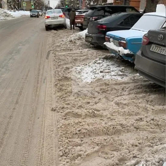 ❗️От подписчика 

Только посмотрите насколько нагло ведёт себя Рязанский оператор платных парковок: Подход к паркомату расчищен,