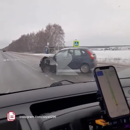 ❗️От подписчика 

ДТП около Дашки -2, пронская дорога, вторая пострадала вроде фура, но повреждений на ней не видно было. 

#rzn