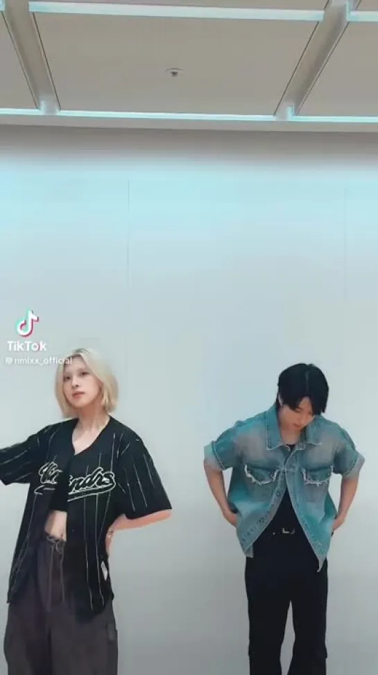 [240819] Stray Kids » TikTok (@.nmixx_official) »