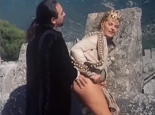 Гамлет (С русским переводом) ⧸ X Hamlet ⧸ Le piccanti avventure erotiche di Amleto (1995)