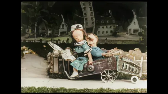 (1930) The creepiest stop-motion cartoon ever: Hearts and Flowers. [4k, 60fps, colorized]